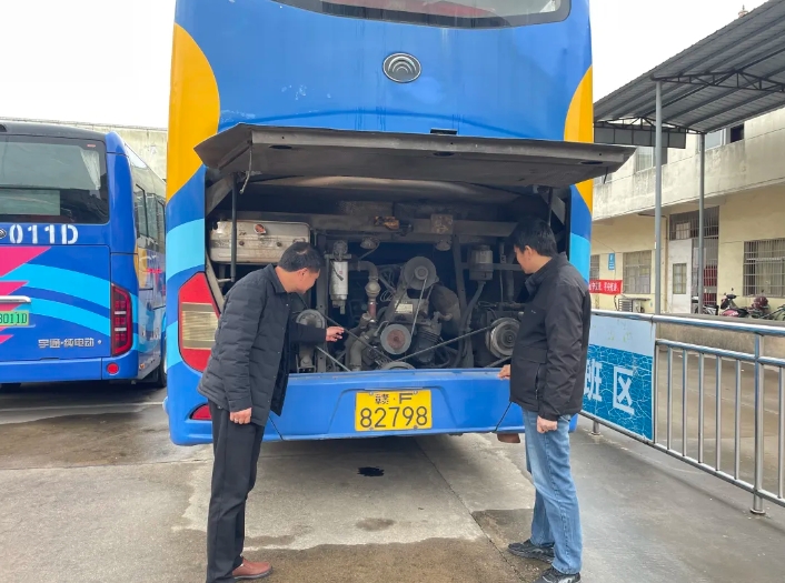 撫州長運:東鄉分公司開展十年以上老舊車輛專項排查