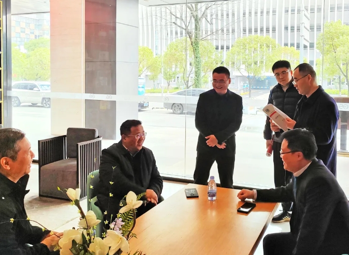 沈崗一行深入長運大廈督導安全生產工作