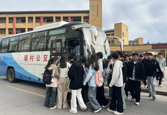 生產經營 || 上饒汽運：德興鎮村公交助力德興市第六中學模擬高考