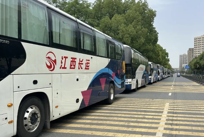 都市城際公交：安全高效保障700余名師生研學(xué)出行