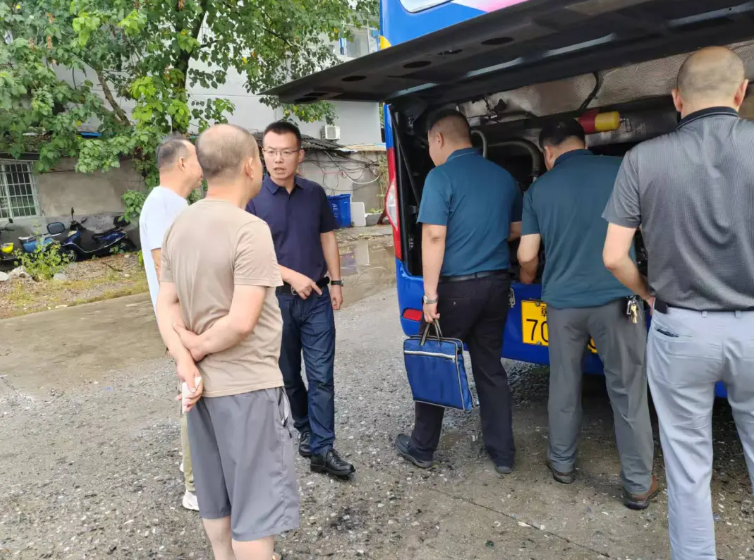 萍鄉(xiāng)長運：開展夏季車輛技術(shù)排查，筑牢高溫天氣行車安全防線