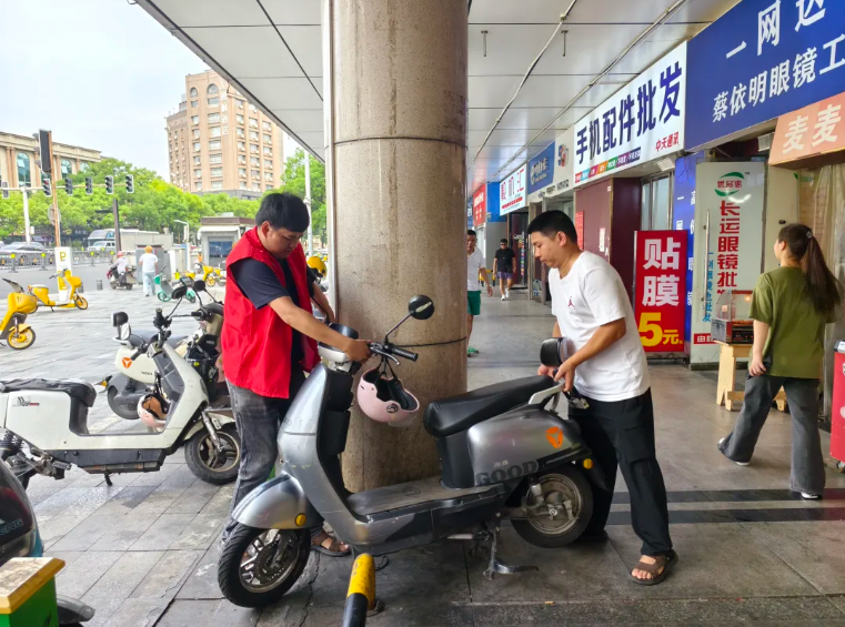 以“文明行”扮靚英雄城 轄區環境整治見實效