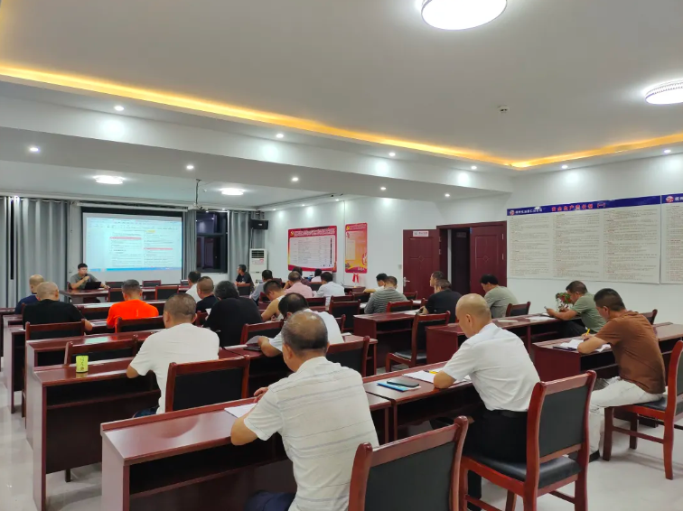 撫州長運(yùn):崇仁分公司開展車輛拋錨應(yīng)急培訓(xùn)