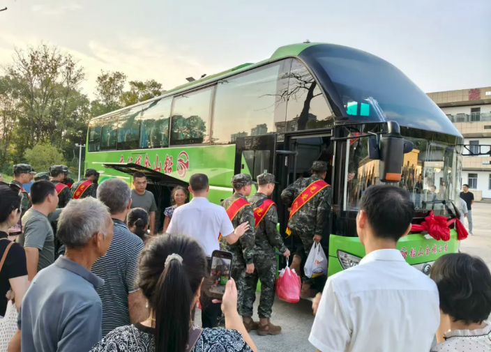 上饒汽運 圓滿完成鉛山新兵運輸任務