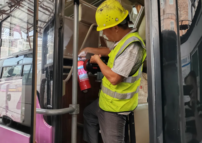 贛州方通：筑牢營運客車安全例檢防線