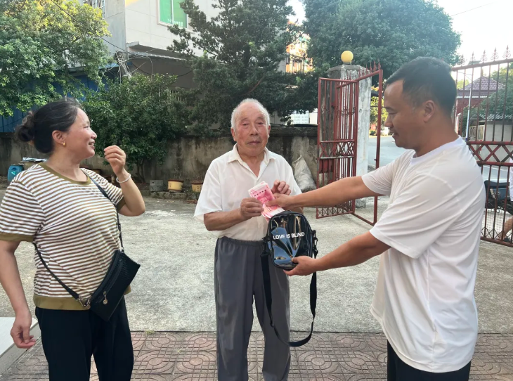 景德鎮(zhèn)長運：3900元現(xiàn)金 當天下午找到失主