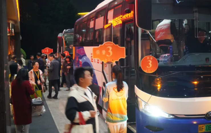 撫州長運：圓滿完成2025湯顯祖國際戲曲交流月開幕式運輸任務